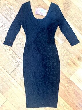 Black Lace Bodycon Midi Dress scoop neck Small 3/4 Sleeve Cocktail NWT